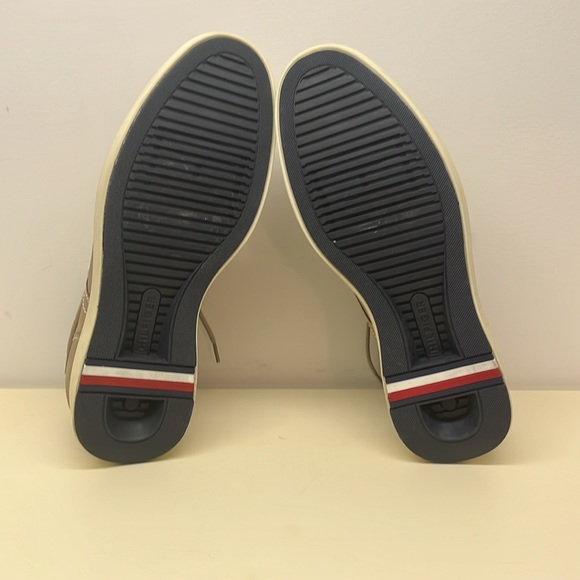 Tommy Hilfiger Tan Leather Hugh Top Sneakers Men’s Size 9 (Used) - Picture 6 of 6